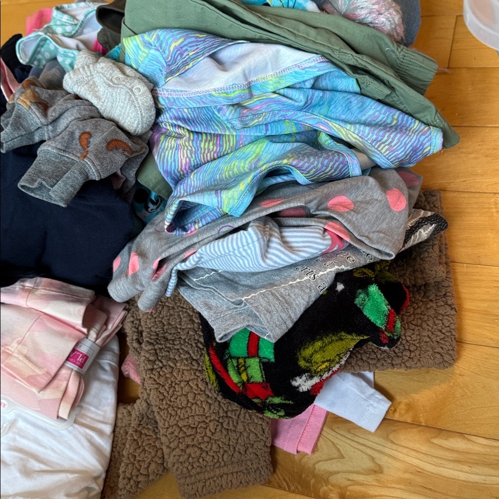 50 piece kids clothes bundle baby to toddler. Girl and boy bundle - Picture 7 of 7